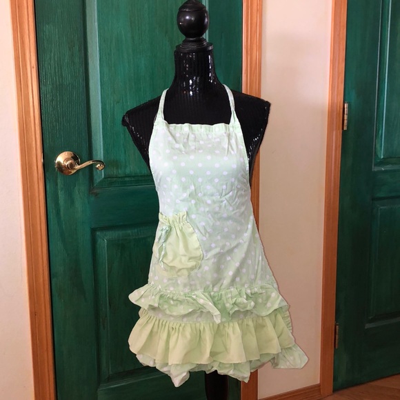 Child’s apron - Picture 1 of 8
